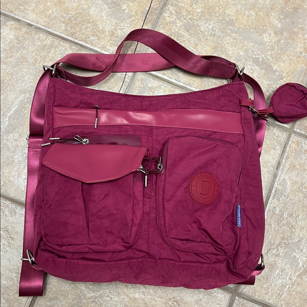 Burgundy Crossbody Bag with Multiple Pockets   Pragma style.